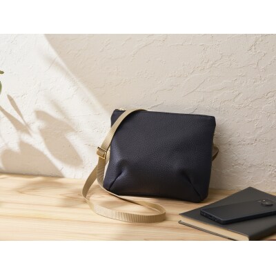 本革製ポシェット　ネイビー[074K10-02]