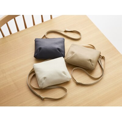 本革製ポシェット　ネイビー[074K10-02]