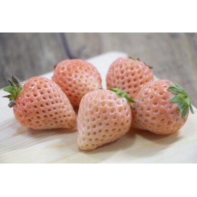 お歳暮赤いちごと白いちごの　宝石箱　18粒(県内共通返礼品:石岡市産)
