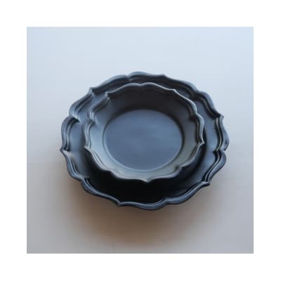 〔臼杵焼〕稜花リム皿(L)【黒・1枚】