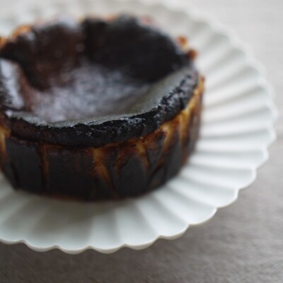 素材にこだわったバスクチーズケーキ(直径12cm)
