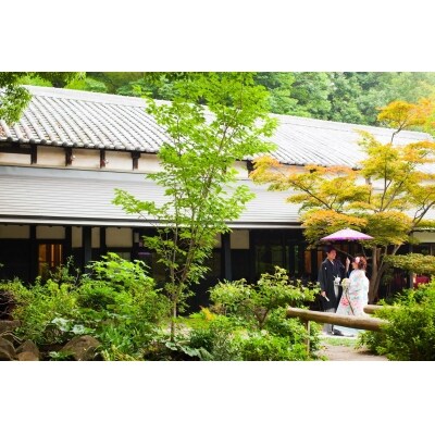 【平日限定】元湯陣屋の一万坪の庭園を目一杯使った和装ロケーションフォト!