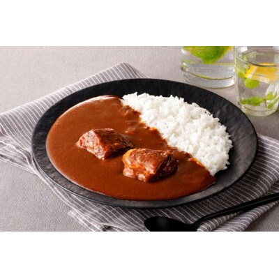 北海道北広島産ブラックアンガス牛　辛口　宮北牧場カレー[1人前(200g)×4箱]