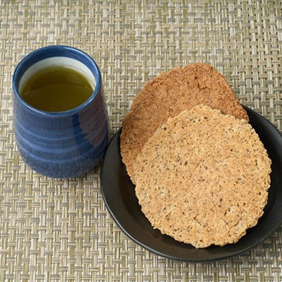 【御社鹿池】えごま煎餅(笹原地区産えごま使用)計10枚