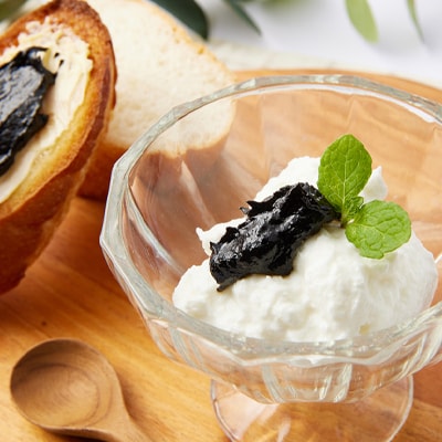 山と海 自然豊かな 岬町  黒ニンニク  蜂蜜 (ペースト)  (純粋)  にんにく加工食品