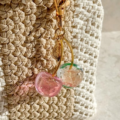 さくらんぼバッグチャーム　蓮の花