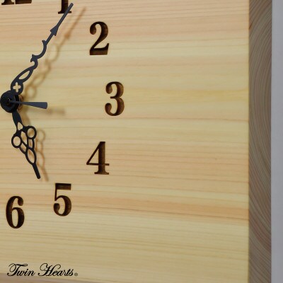 木製 電波時計 桧(ひのき)無垢板　[横34cmサイズ]