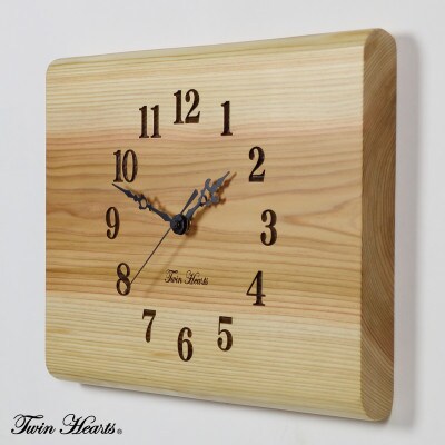 木製 電波時計 杉(すぎ)無垢板　 [横32-34cmサイズ]横丸仕上げ