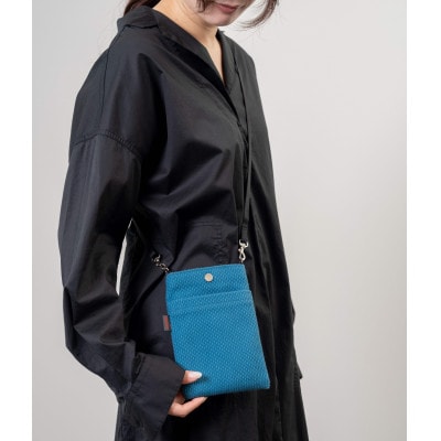 三河木綿刺し子織　sasicco　スマホショルダー　アイスグレー