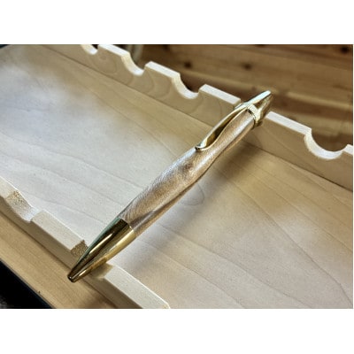 木軸ボールペン【クスノキ・ゴールド】すべて手作業。だからこそ感じられる、本物の質感