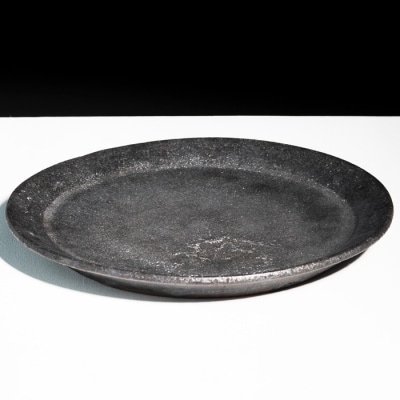 KOTOBUKIAN寿空窯の【墨黒こげ皿】 7寸　ak26801