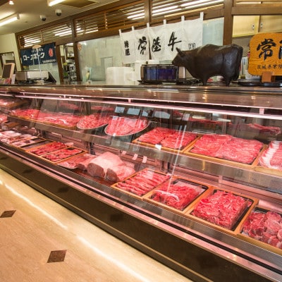 常陸牛すき焼き用霜降り肩ロース 300g＜木箱入り・特製タレ付き＞【肉のイイジマ】