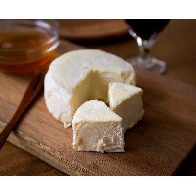 ～大自然で生まれ育った牛さんの恵～白仙(山地ダブルクリーム)2個セット(1個×140g)