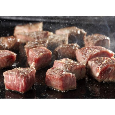 厳選したモモ肉!!熊本県産　黒毛和牛サイコロステーキ　約350g