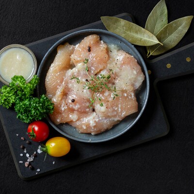 塩麹漬けむね肉1kg