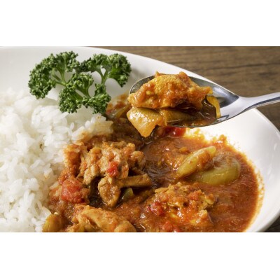 島育ちの元気な親鶏で作った「ふわっと鶏出汁マドラス風カレーチキンカレー」 200g×3袋