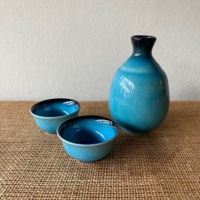 【さとふる限定】【令和7年産:玄米】特別栽培米コシヒカリ(5kg)+【美濃焼】青輝貫入 酒器セット
