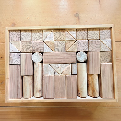 おおさか河内材積み木(スギ)