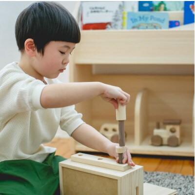 ひのきのおもちゃIKONIH(アイコニー)の知育玩具　大工セット