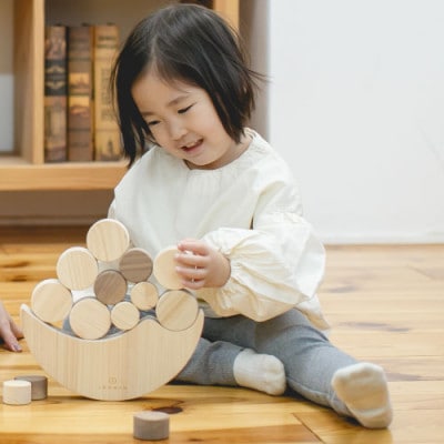 ひのきのおもちゃIKONIH(アイコニー)の知育玩具　なみのりバブル