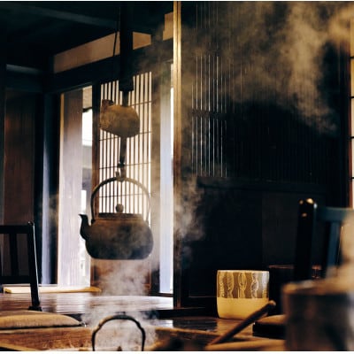築300年の古民家の釜戸でご飯炊き体験&囲炉裏の温もり 地元野菜の料理を楽しむ非日常体験【3名様】