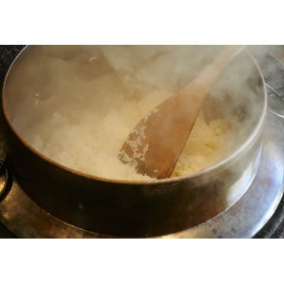 築300年の古民家の釜戸でご飯炊き体験&囲炉裏の温もり 地元野菜の料理を楽しむ非日常体験【3名様】