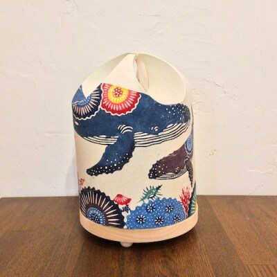 琉球あんどん　筒型　ザトウクジラの親子