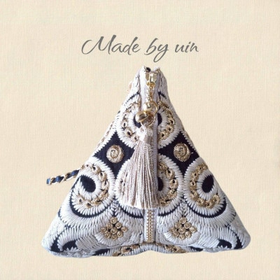 コロンとしたフォルムが愛らしいuinのテトラポーチ　2色セット