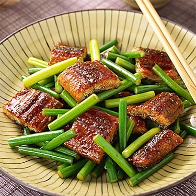 肉厚九州産うなぎ蒲焼1尾つゆだくタレ付 中間市老舗マル五 辻鮮魚店の秘伝の味