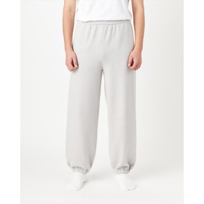 A3: A SWEATER IS FOR EVERYDAY. Pants グレー サイズ:4