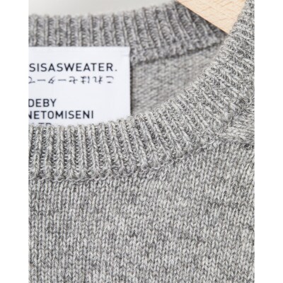 A4: A SWEATER IS COLOR.  グレー サイズ2