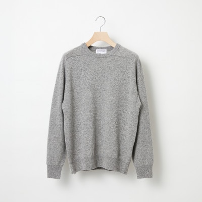 A4: A SWEATER IS COLOR.  グレー サイズ4