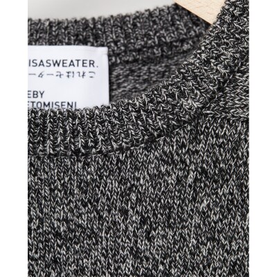 A4: A SWEATER IS COLOR.  ブラック サイズ4