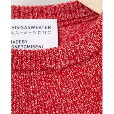 A4: A SWEATER IS COLOR.  赤  サイズ2