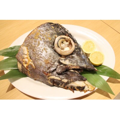 メバチマグロ 兜　頭半割 1個分