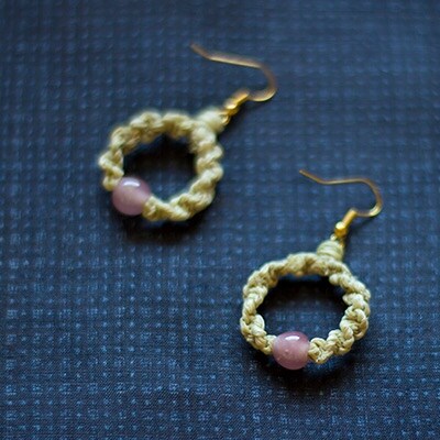 苧麻(ちょま)グラスビードピアス (1組)