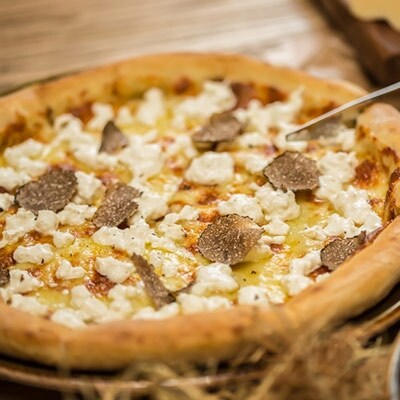特別な日におすすめ!美味しいPIZZAとチキンのセット