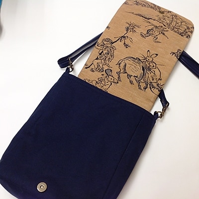 鳥獣戯画 がま口バッグ ハンドメイド 和柄 ショルダーバッグ 見づらい