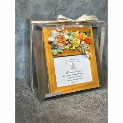 ブリザードフラワーのフォトフレーム(木製スタンドタイプ)【イエロー】
