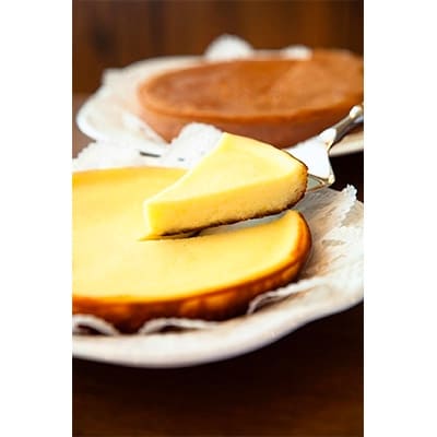 フロマージュ(1ホール)と無添加焼きプリン、2種類のクッキー(ジンジャーコーヒー、ゴマ)セット