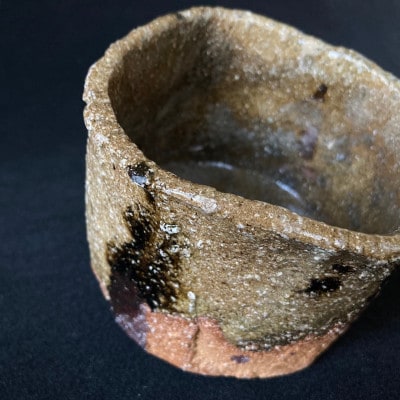 灰釉鉄刷毛鎬茶碗