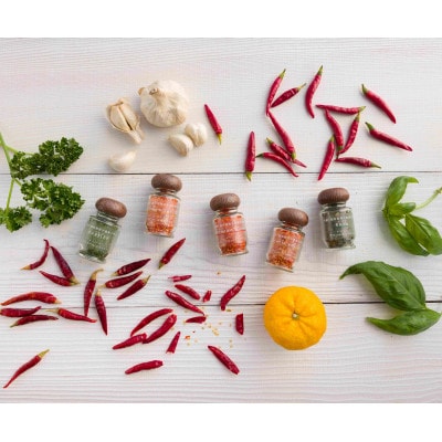 丹波篠山おいしいスパイス 5本セット(プレミアム一味・ゆず一味・にんにく一味・パセリ・バジル)