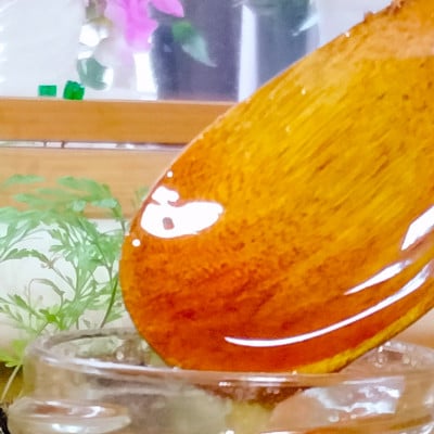日本蜜蜂の非加熱、天然生ハチミツ