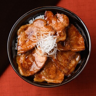 北海道十勝名物!豚丼の具といけだ牛ハンバーグ各2個　秘伝のたれ付き【A041-4】