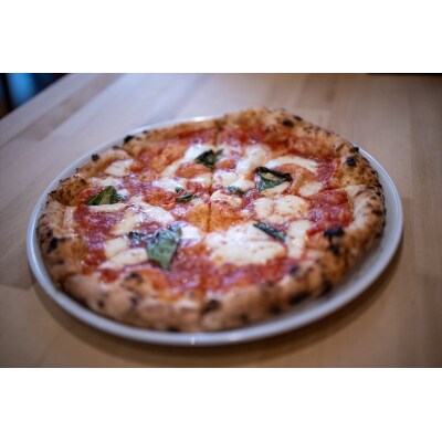 薪窯ピッツァ3種とグリーンカレー2種セット　D057