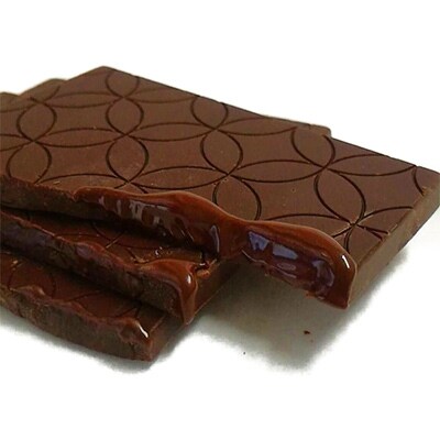グランポワール チョコレート カカオ70%(40g)・カカオ70%+ナッツ&ドライフルーツ(67g)