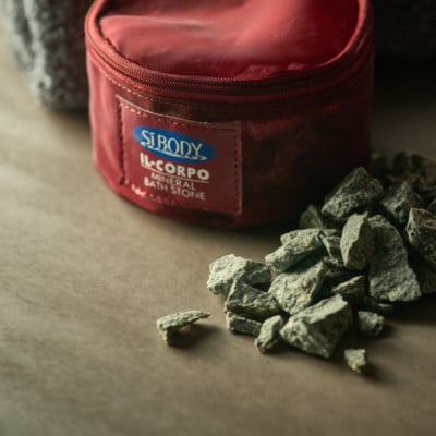 イルコルポ ミネラルバスストーン 2個 内容量:計1200g