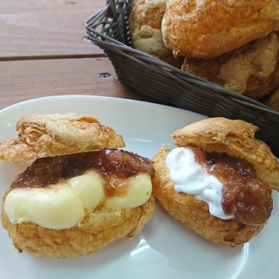 地元特産品を使ったシュークリームとタムタム特製高級食パン、ご当地アーモンドバターの3点詰め合わせ