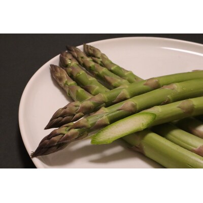 【北海道由仁町】春の恵みをお届け!朝採りグリーンアスパラ 1kg【QQ02】