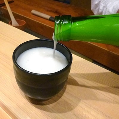 日本酒の概念を覆したヨーグルトを思わせる味わいのどぶろく「真由美」